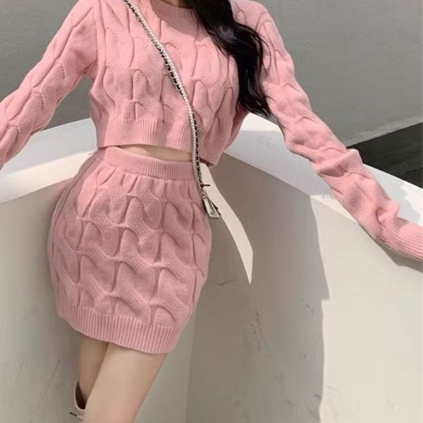 Women's Fried Dough Twists Sweater Knitting Buttocks Skirt Suit
